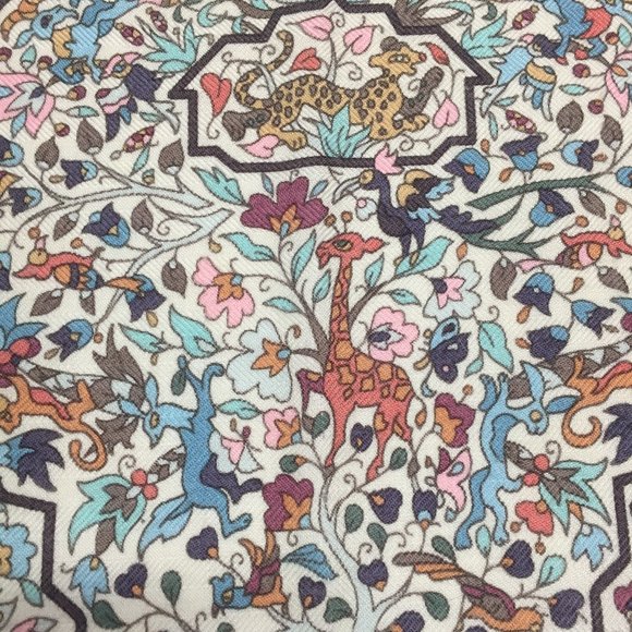 Hermes LES JARDINS D'ARMENIE cashmere /silk stole - Picture 7 of 12